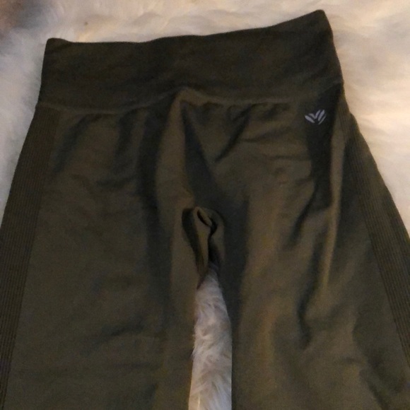 LEGGINGS - Picture 2 of 2